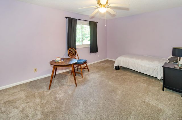 8033 Marywood Drive, Newburgh, IN 47630