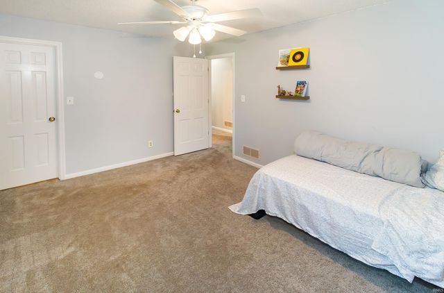 8033 Marywood Drive, Newburgh, IN 47630