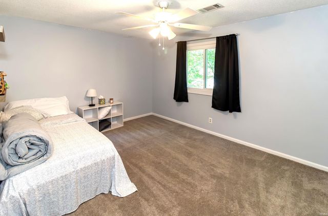 8033 Marywood Drive, Newburgh, IN 47630