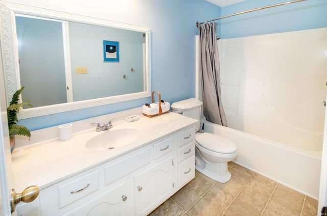 8033 Marywood Drive, Newburgh, IN 47630
