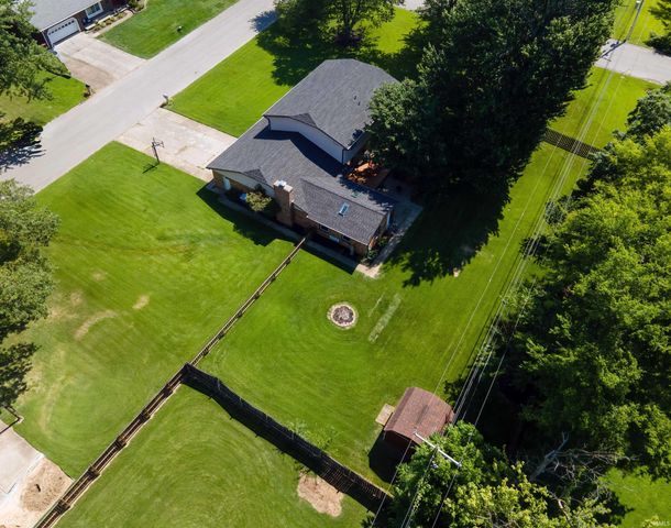 8033 Marywood Drive, Newburgh, IN 47630