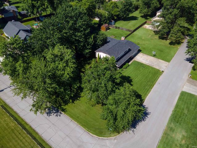 8033 Marywood Drive, Newburgh, IN 47630