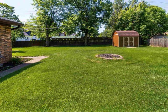 8033 Marywood Drive, Newburgh, IN 47630