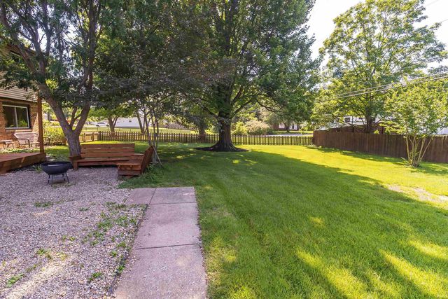 8033 Marywood Drive, Newburgh, IN 47630
