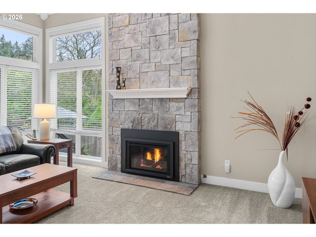 2432 Sw HUBER Ct, Portland, OR 97219