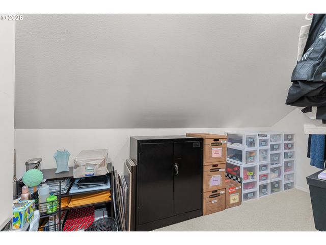2432 Sw HUBER Ct, Portland, OR 97219