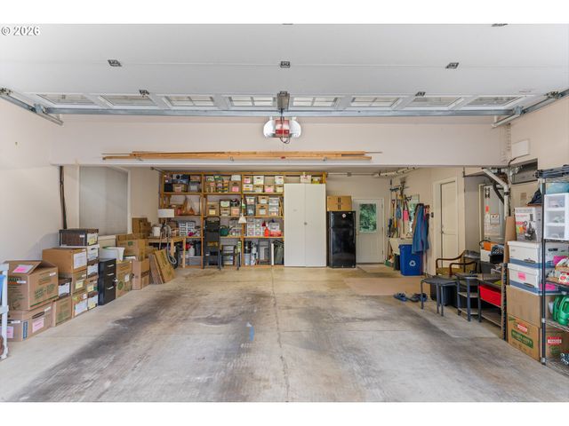 2432 Sw HUBER Ct, Portland, OR 97219