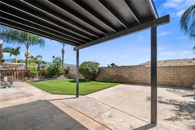 11525 Deerfield, Yucaipa, CA 92399