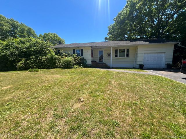 68 Alcolade Drive E, Shirley, NY 11967