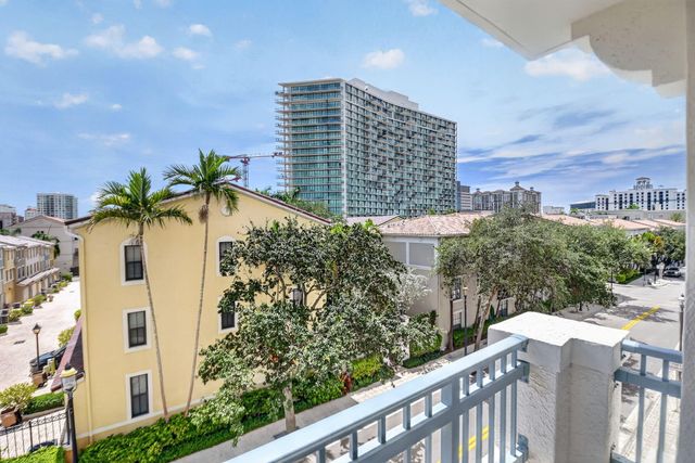 403 S Sapodilla Avenue 307, West Palm Beach, FL 33401