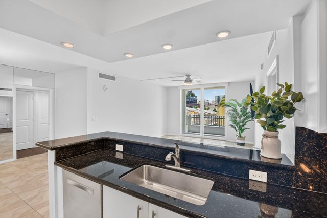 403 S Sapodilla Avenue 307, West Palm Beach, FL 33401