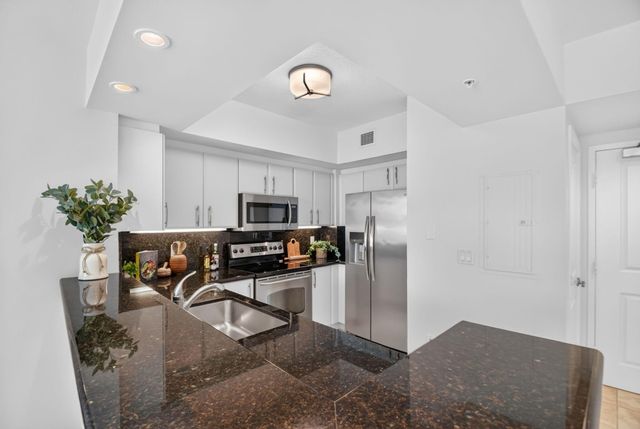 403 S Sapodilla Avenue 307, West Palm Beach, FL 33401