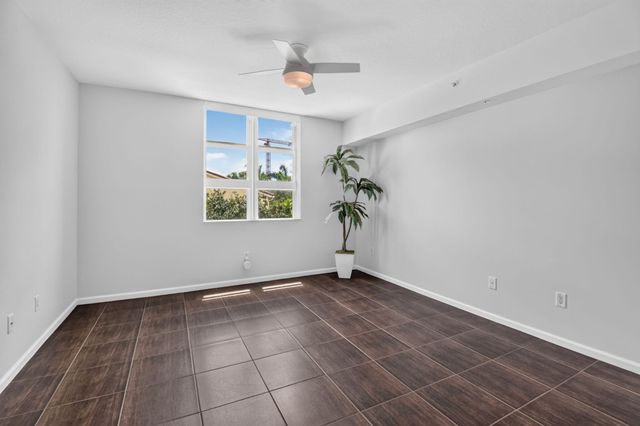 403 S Sapodilla Avenue 307, West Palm Beach, FL 33401