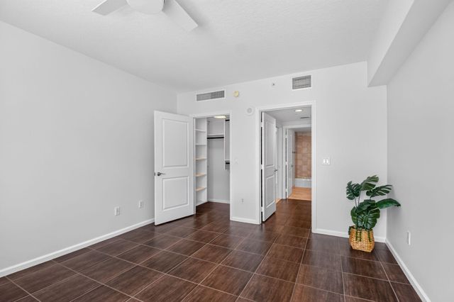 403 S Sapodilla Avenue 307, West Palm Beach, FL 33401