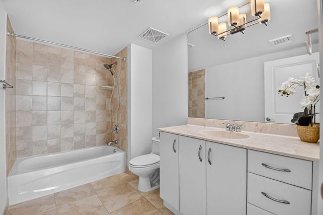 403 S Sapodilla Avenue 307, West Palm Beach, FL 33401