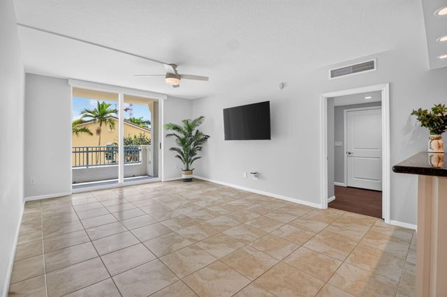 403 S Sapodilla Avenue 307, West Palm Beach, FL 33401