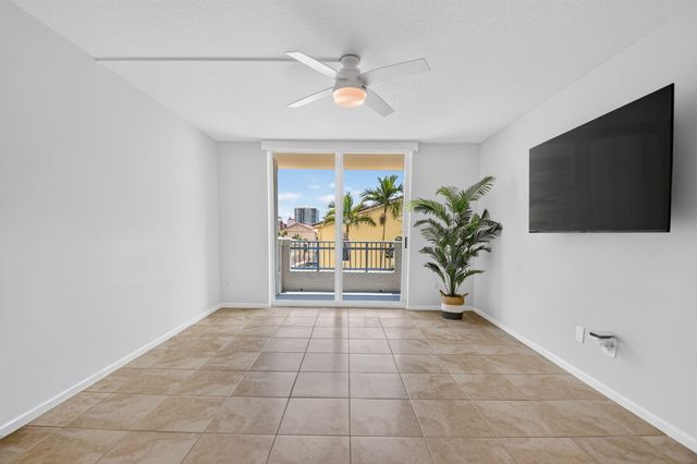 403 S Sapodilla Avenue 307, West Palm Beach, FL 33401