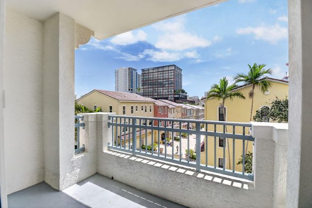 403 S Sapodilla Avenue 307, West Palm Beach, FL 33401