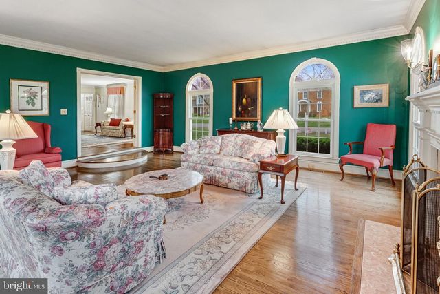 6211 GUILFORD DR, Alexandria, VA 22310