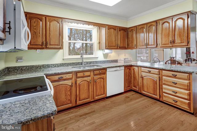 6211 GUILFORD DR, Alexandria, VA 22310