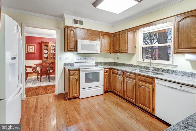 6211 GUILFORD DR, Alexandria, VA 22310