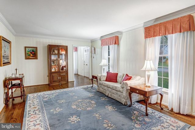 6211 GUILFORD DR, Alexandria, VA 22310