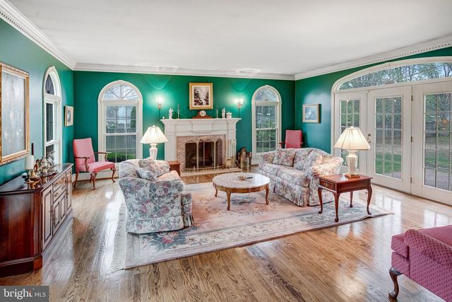 6211 GUILFORD DR, Alexandria, VA 22310