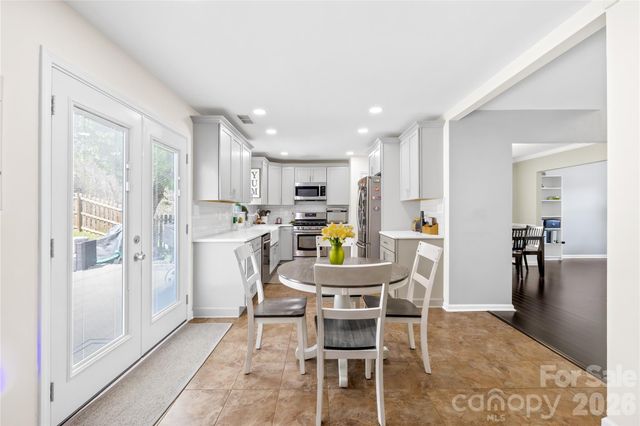 10915 Northgate Trail Drive, Charlotte, NC 28215