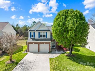 10915 Northgate Trail Drive, Charlotte, NC 28215