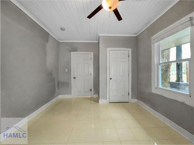 109 W 57th Street, Savannah, GA 31405