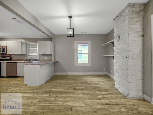 109 W 57th Street, Savannah, GA 31405