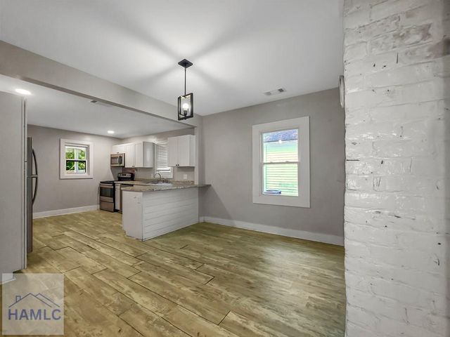109 W 57th Street, Savannah, GA 31405