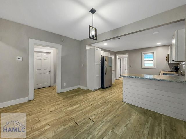 109 W 57th Street, Savannah, GA 31405