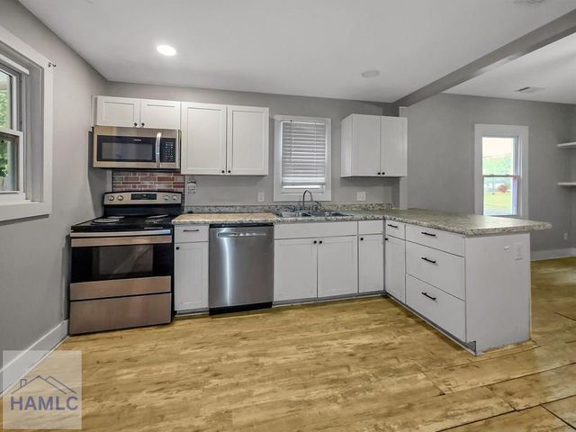 109 W 57th Street, Savannah, GA 31405