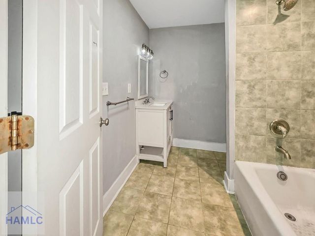 109 W 57th Street, Savannah, GA 31405