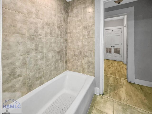 109 W 57th Street, Savannah, GA 31405