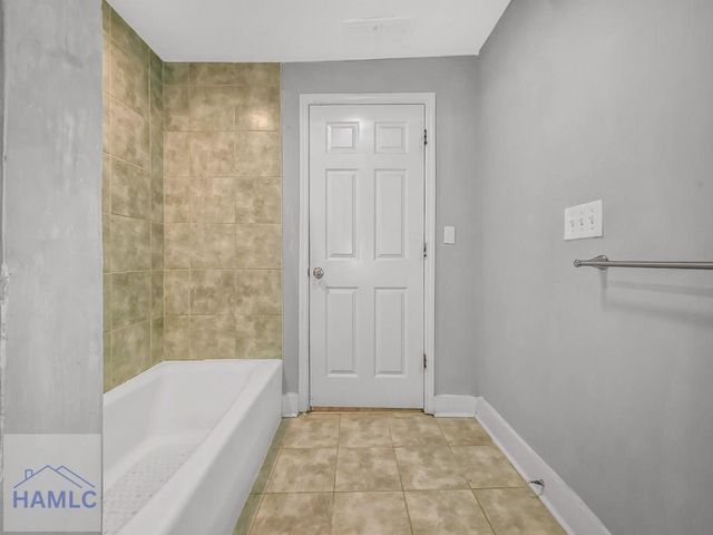 109 W 57th Street, Savannah, GA 31405