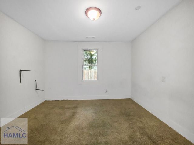 109 W 57th Street, Savannah, GA 31405