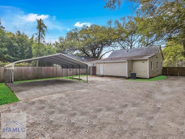 109 W 57th Street, Savannah, GA 31405