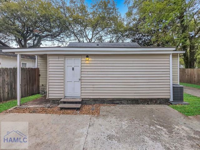 109 W 57th Street, Savannah, GA 31405