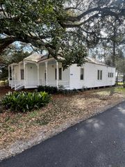 4543 Foret St, Addis, LA 70710