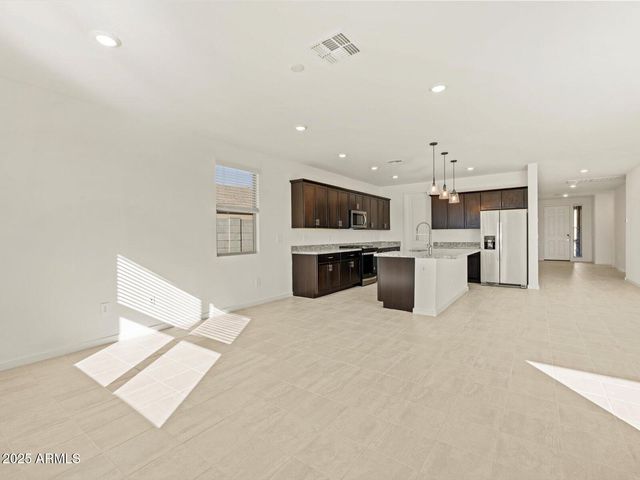 8494 W Saratoga Way, Florence, AZ 85132