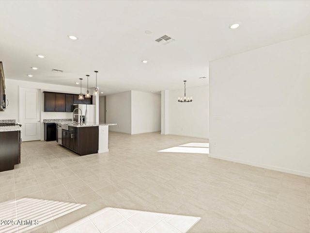 8494 W Saratoga Way, Florence, AZ 85132