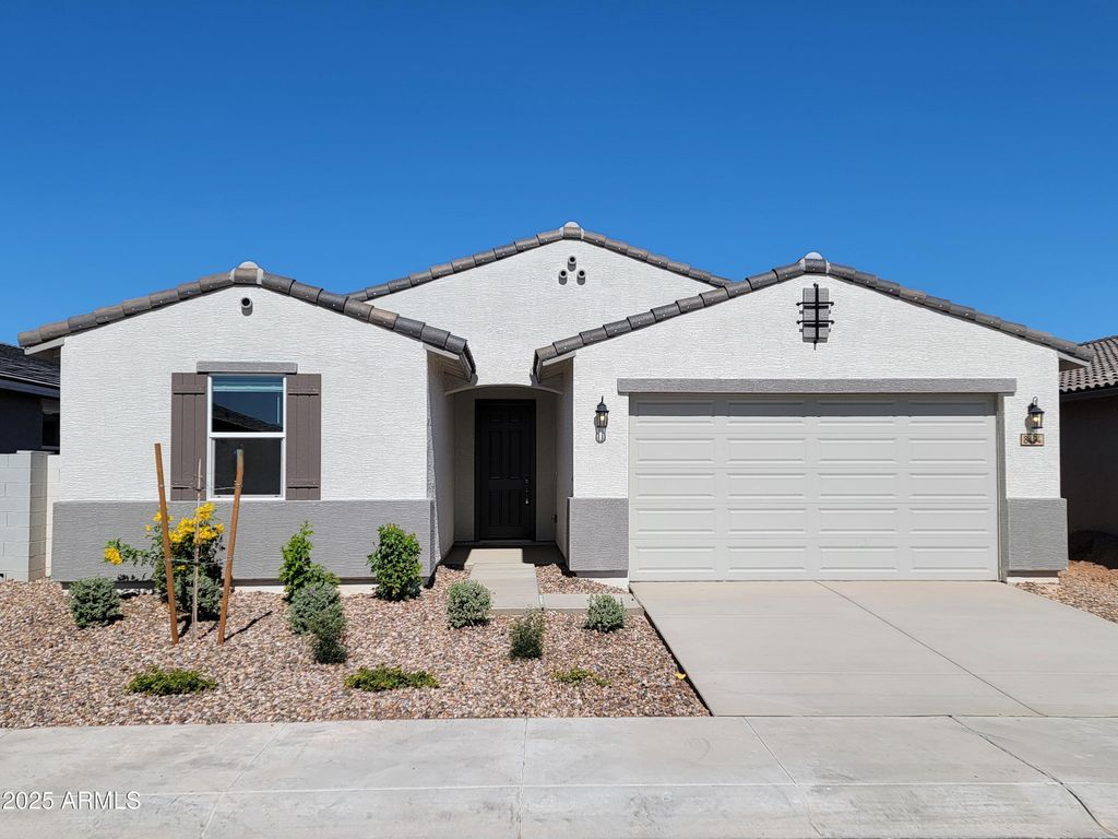 8494 W Saratoga Way, Florence, AZ 85132