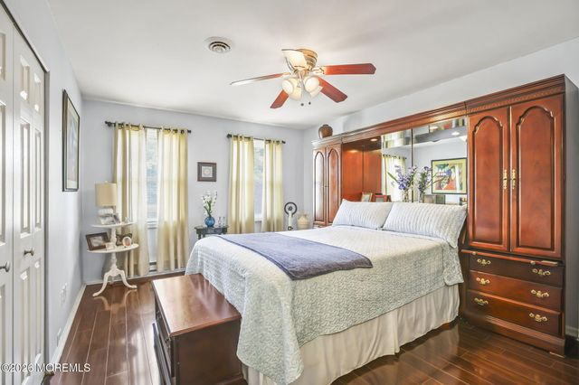 29 Plaza De Las Flores F, Freehold, NJ 07728