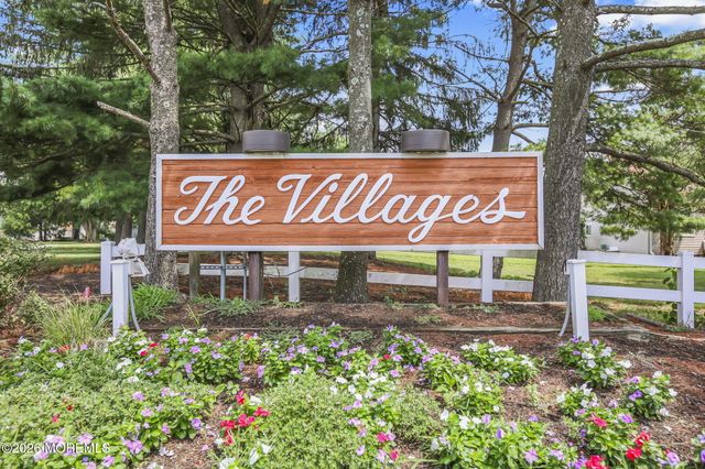 29 Plaza De Las Flores F, Freehold, NJ 07728