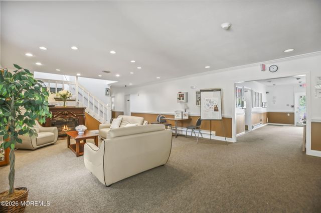 29 Plaza De Las Flores F, Freehold, NJ 07728