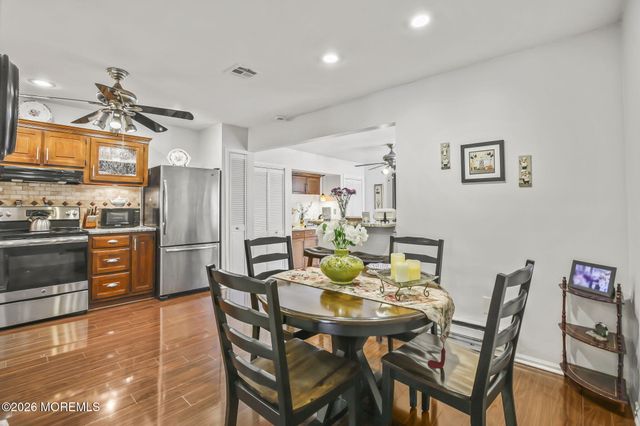 29 Plaza De Las Flores F, Freehold, NJ 07728