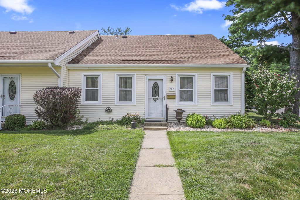 29 Plaza De Las Flores F, Freehold, NJ 07728