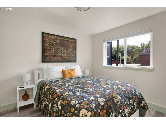 1733 MILL Aly, Eugene, OR 97401